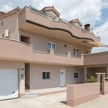 Apartman Mira